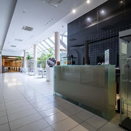 Ar Golden House Ii 4*