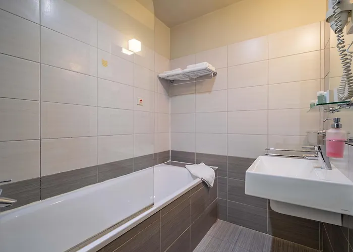 Hotel Ar Golden House Ii